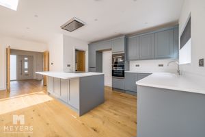 Kitchen- click for photo gallery